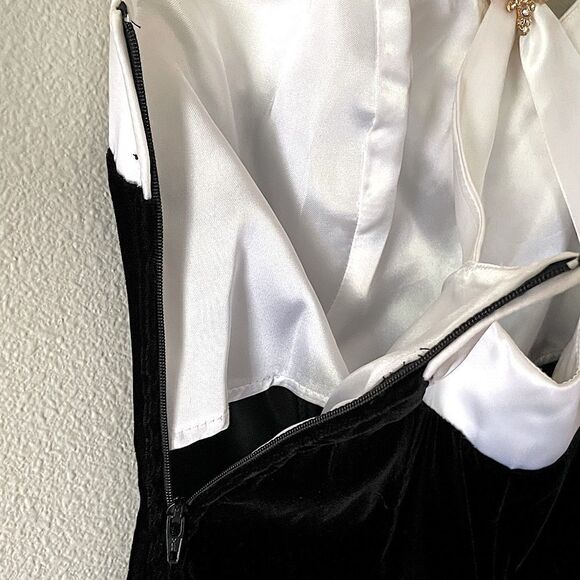 Vintage Scott McClintock (Jessica McClintock) White Satin and Black Velvet Gown. - Picture 4 of 13